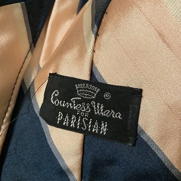 Bundle of 4 men’s neckties, various sizes and materials.           $15 - Picture 6 of 9